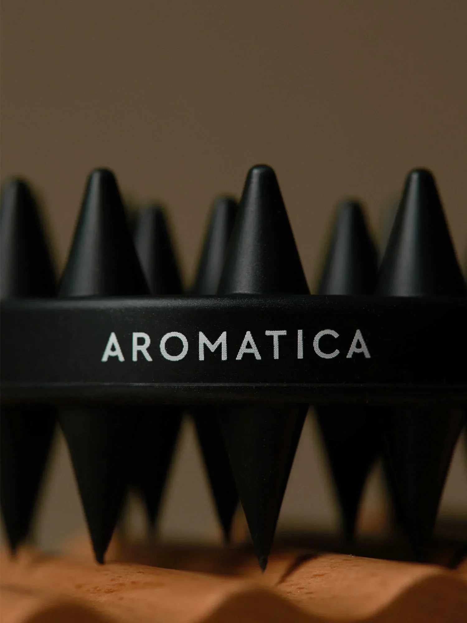 Dual Scalp Care Shampoo Brush - Image 3